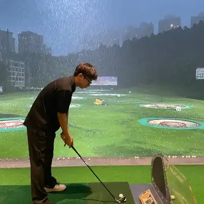 梁静泽